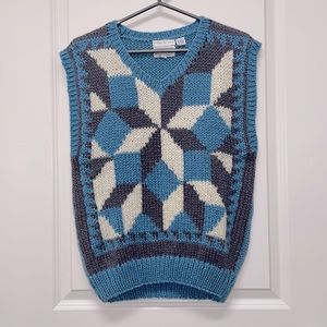 Vintage hand knit vest. Roomy fitting size small